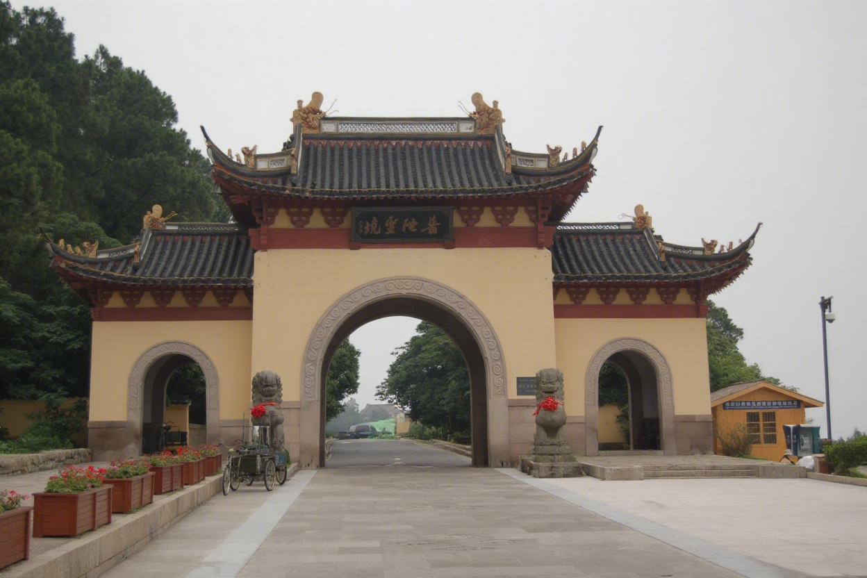 以门楼为笺，，，，，镌刻时代的匠心诗行